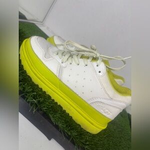 Uggs Platform Sneakers Highland Shoes Treadlite White Yellow Women's Size 3